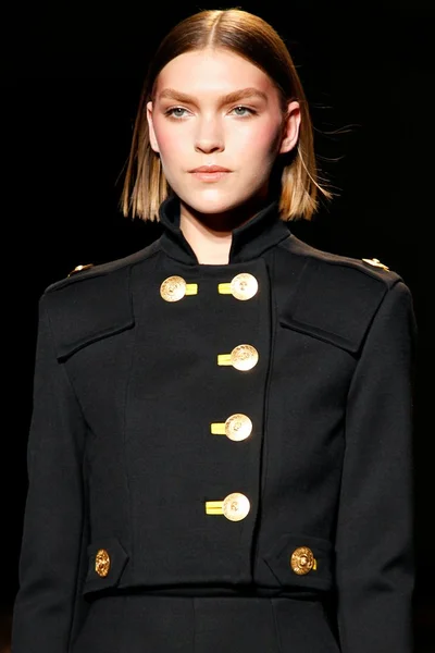 Look 13